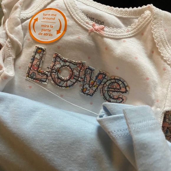 Carter’s 2 onesies, 1 pant, 2 hats - Picture 1 of 4